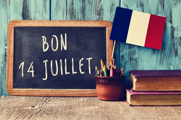 Text bon 14 juillet, glad 14 juli på franska — Stockfoto