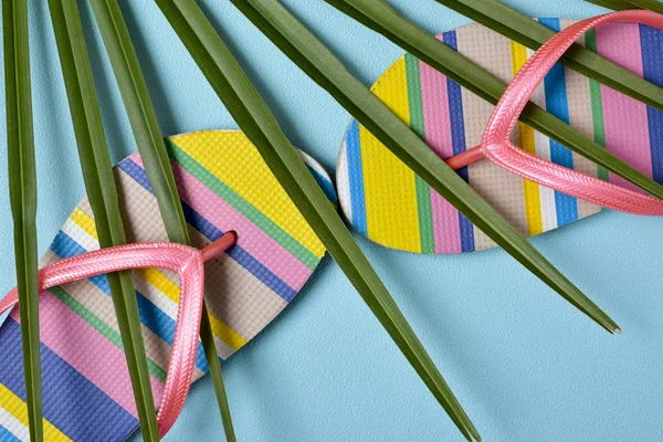 Striped-patterned flip-flops — Stock Photo, Image