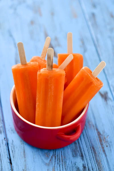 Oranžová ochucený ice pops — Stock fotografie