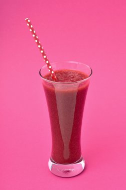 Kırmızı Detoks güler yüzlü