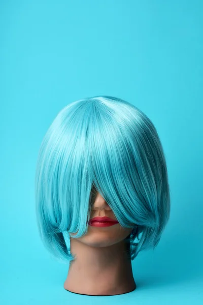 Mannequin with a blue wig — Stock Photo, Image