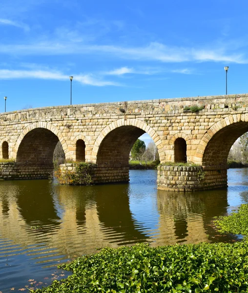 Γέφυρα Puente Romano στην Μέριδα, Ισπανία — Φωτογραφία Αρχείου