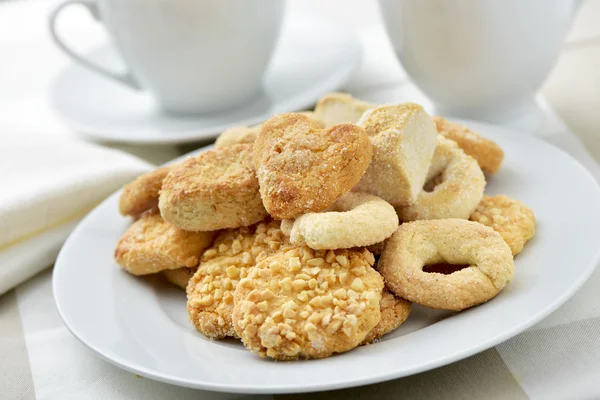 Coffe or tea and shortbread biscuits — Stock Photo, Image