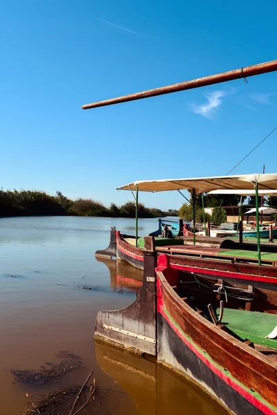 Boats moored in a dock in the Albufera, in Valencia, Spain — Stock Photo, Image