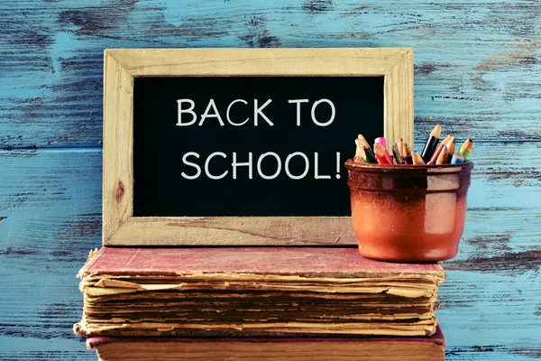 Text back to school on a chalkboard — Stock Photo, Image