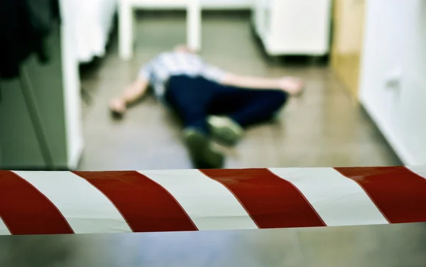 Scena del crimine con cadavere — Foto Stock