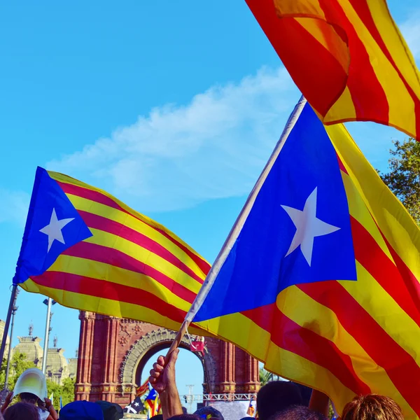 Manifestación en apoyo a la independencia de Cataluña en Barcelona , —  Fotos de Stock