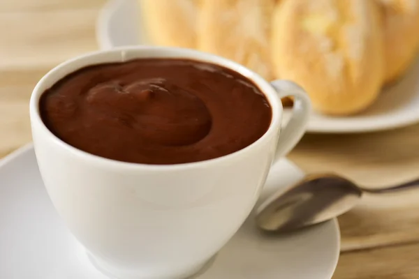 Xocolata jsem melindros, horká čokoláda s typické pečivo kočky — Stock fotografie