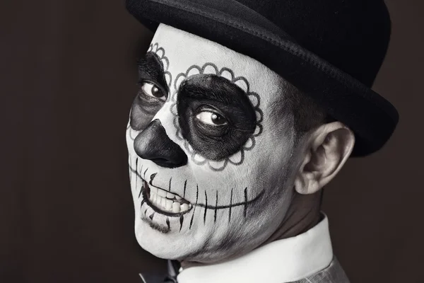 Mann mit mexikanischem Calaveras-Make-up — Stockfoto