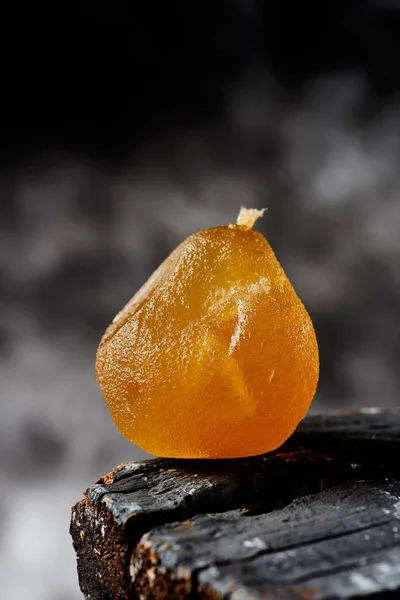 Primo Piano Una Pera Candita Spagnola Appetitosa Una Superficie Legno — Foto Stock