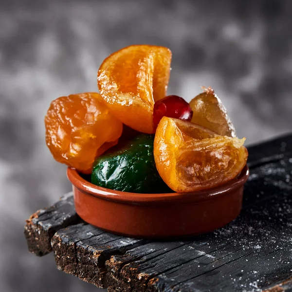 Algumas Frutas Cristalizadas Espanholas Apetitosas Como Cerejas Laranja Pêra Ameixa — Fotografia de Stock