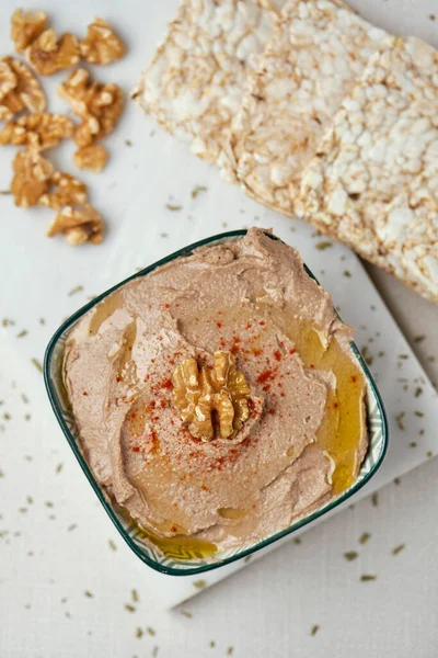 Vista Ángulo Alto Tazón Con Hummus Apetitoso Hecho Con Garbanzo — Foto de Stock