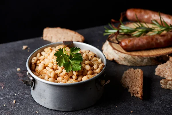 Botifarra Amb Mongetes Frijoles Blancos Fritos Salchichas Plato Tradicional Cataluña —  Fotos de Stock