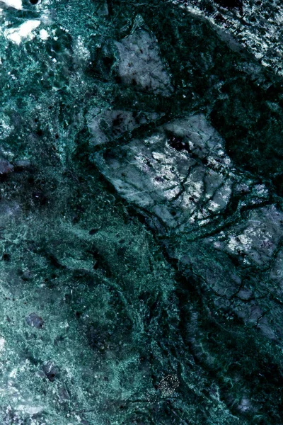 背景として使用されるエレガントな緑色の大理石の石の詳細は垂直形式で — ストック写真