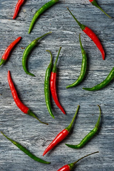 High Angle View Some Red Green Chili Peppers Gray Rustic — Stock Photo, Image