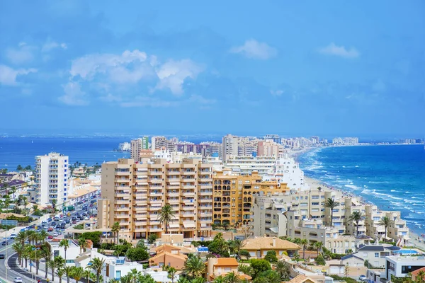 スペインのムルシア州のLa Manga Del Mar Menorと 左側のMar Menorラグーン 右側の地中海のパノラマビュー — ストック写真