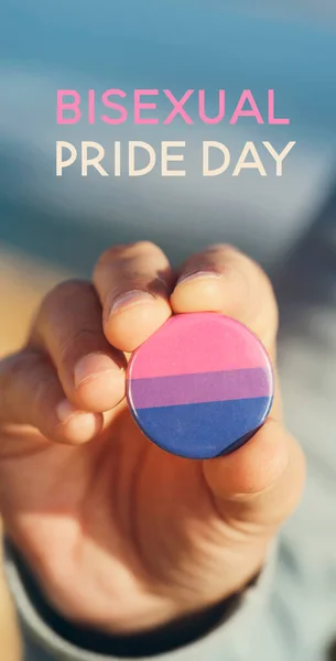Biseksüel Gurur Günü Açık Havada Genç Beyaz Bir Insan Cep — Stok fotoğraf