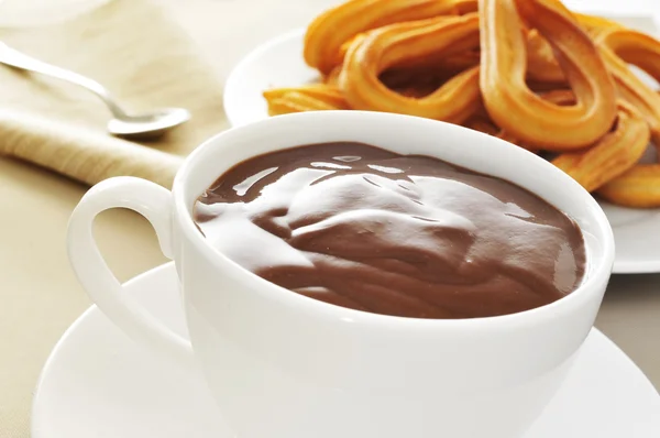 Çikolata, tipik, İspanyol, tatlı bir atıştırma con Churros — Stok fotoğraf