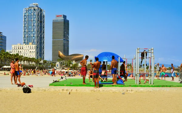 Пляж Barceloneta в Барселоне, Испания — стоковое фото