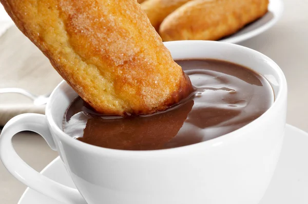 Xocolata i melindros, chocolate caliente con pasteles típicos de Cat —  Fotos de Stock