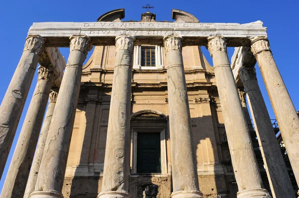 San lorenzo in miranda kirche in rom, italien — Stockfoto