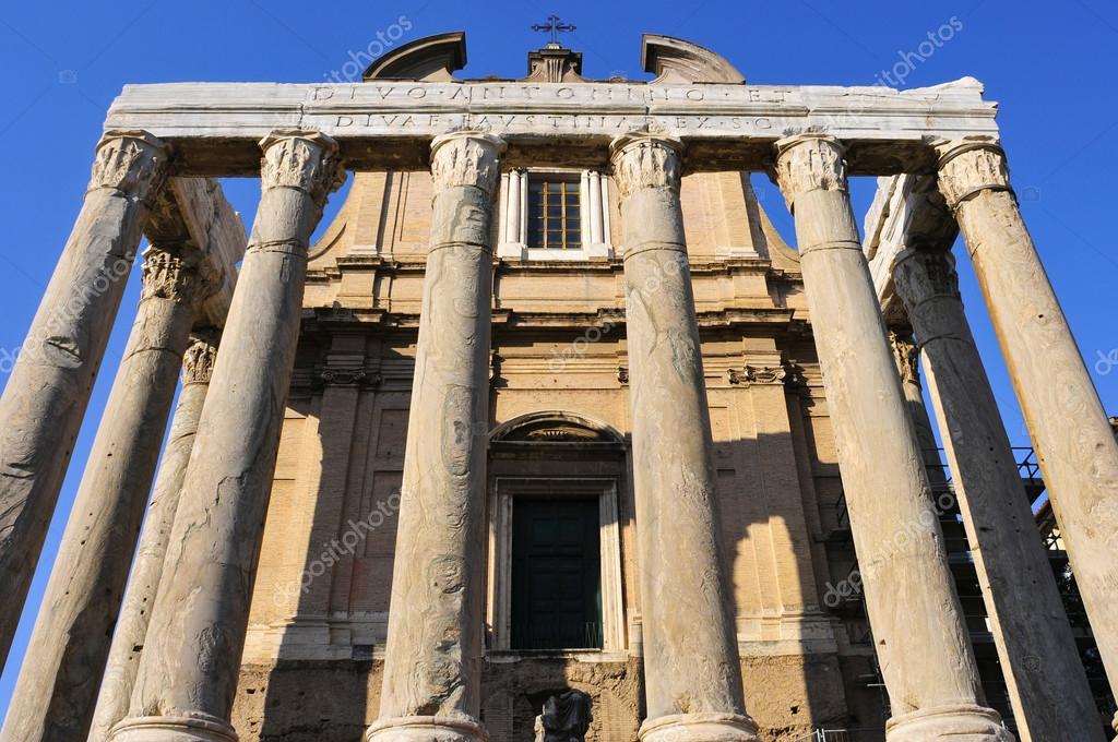 San lorenzo in miranda kirche in rom, italien ...