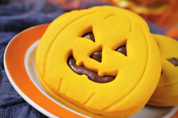 Cookies in de vorm van jack-o-lantaarns — Stockfoto