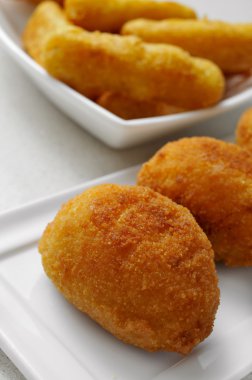 croquetas ve calamares La romana, İspanyol kroket ve brea