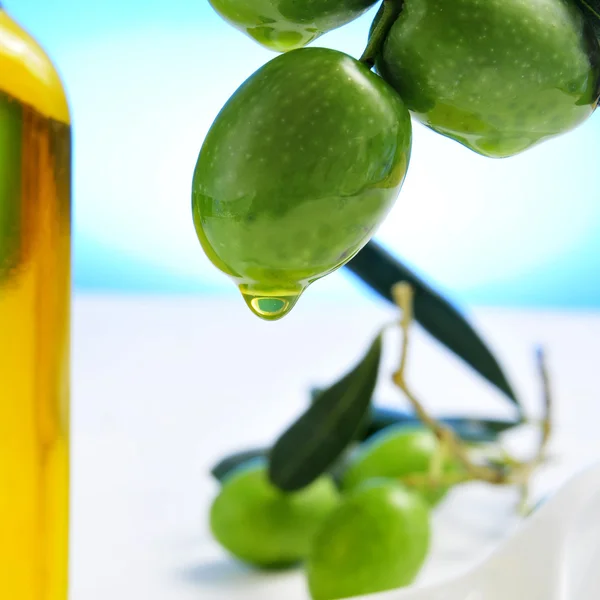 Olive e olio d'oliva — Foto Stock