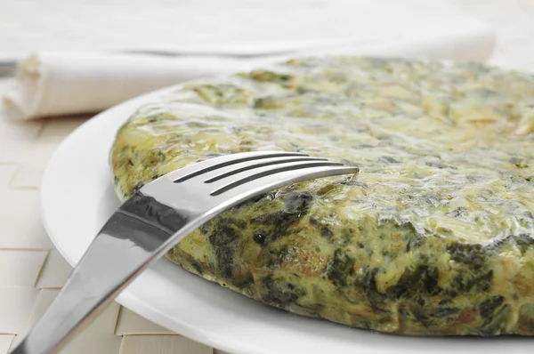 Tortilla de espinacas, Spaanse spinazie omelet — Stockfoto