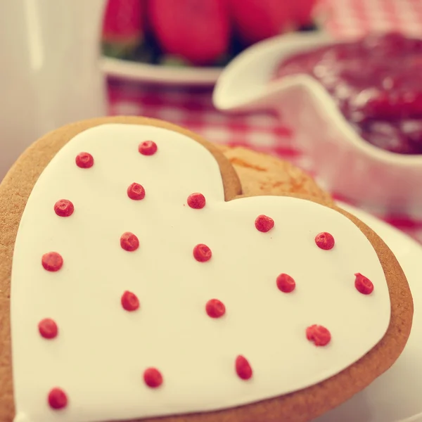 Heart-shaped biscuit — Stock Photo, Image