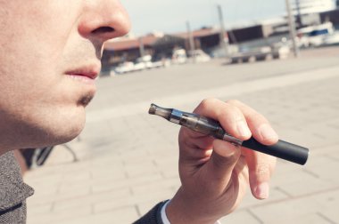 elektronik sigara ile Vaping