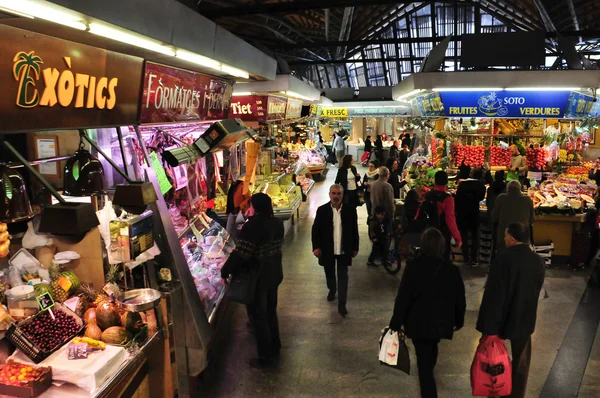 Trh Mercat de Santa Caterina v Barceloně, Španělsko — Stock fotografie