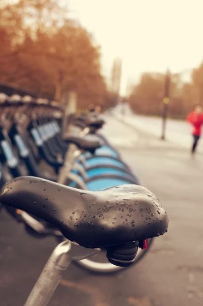 Aluguer de bicicletas em Hyde Park, em Londres — Fotografia de Stock