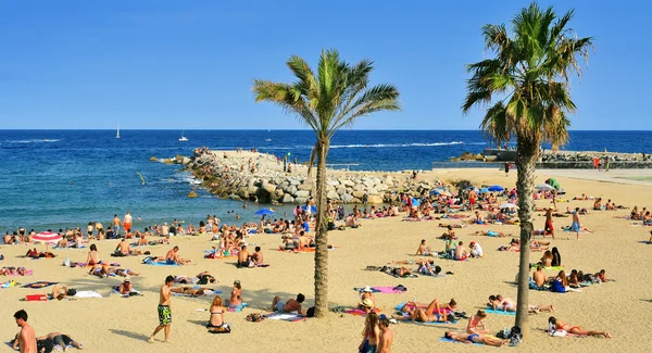 La barceloneta beach, v Barceloně, Španělsko — Stock fotografie