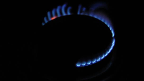 Natural gas inflammation in stove burner — Stock Video