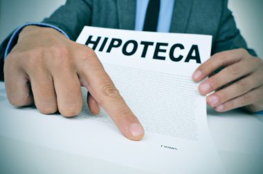 belgeyi word hipoteca, ipotek kredisi contra birlikte olan adam