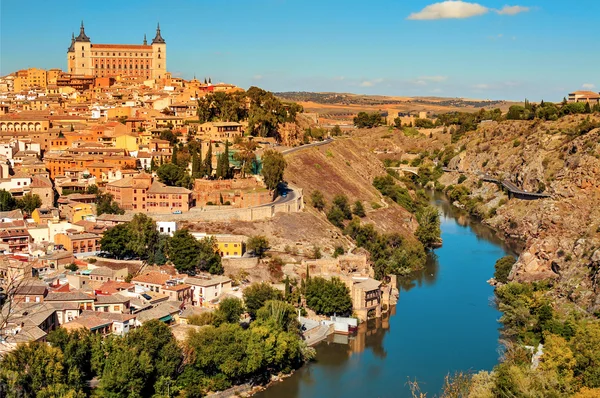 Toledo, İspanya ve Tagus Nehri panoramik manzaralı — Stok fotoğraf