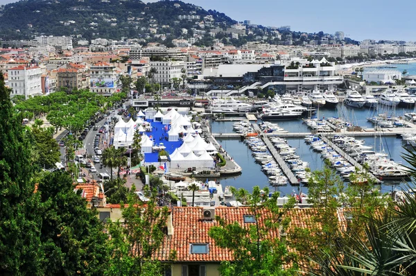 Vista aérea do antigo porto e da marina de Cannes, França — Fotografia de Stock