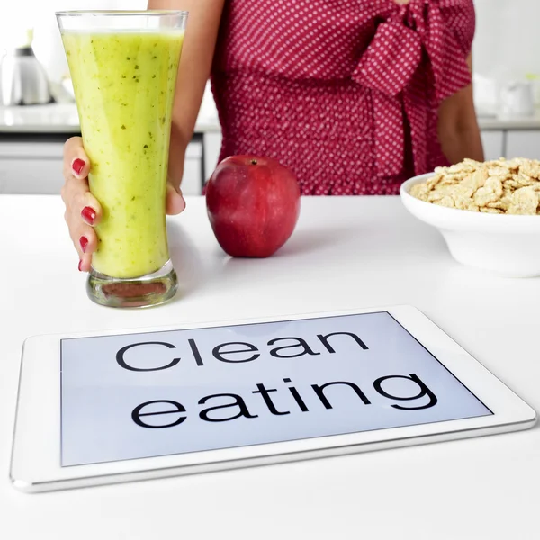 Oatmeal cereal, apple and smoothie — Stock Photo, Image