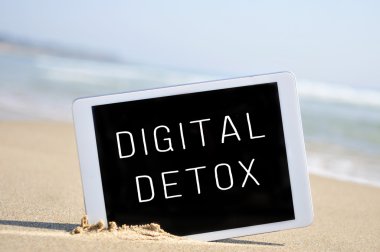 Bir tablet bilgisayarda metin dijital Detoks