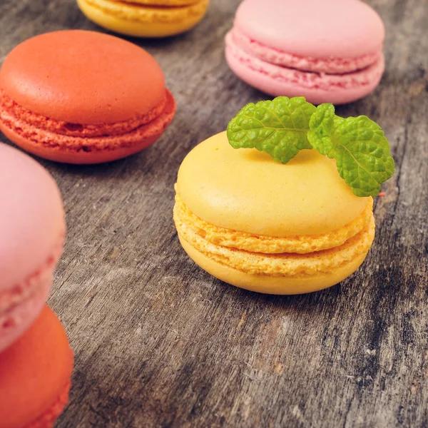 Macarons różne kolory i smaki — Zdjęcie stockowe