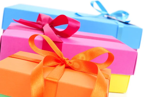 Cajas de regalo de diferentes colores —  Fotos de Stock