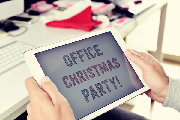 Текстовий офіс Різдвяна вечірка на планшеті — стокове фото