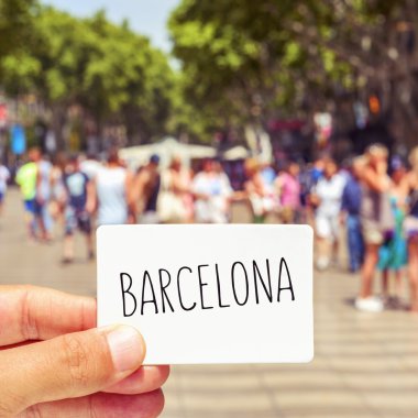 adam Las Ramblas, Barselona sözle bir tabela gösterir