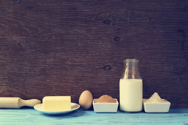 Ingredients for preparing cookies or a cake — Stock Photo, Image