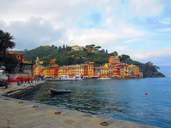Port i zatokę w mieście Portofino, Włochy — Zdjęcie stockowe