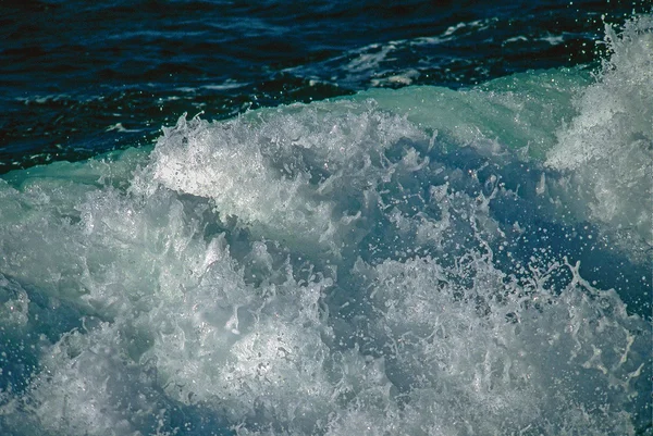Волны на Калифорнийском побережье — стоковое фото