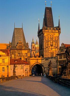 Prag 'daki Charles Köprüsü