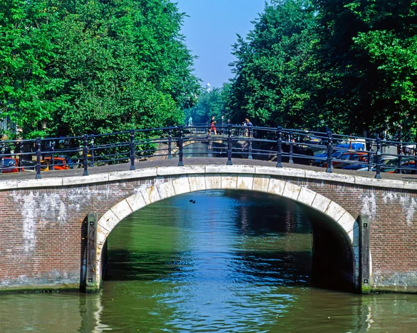 Puente en Amsterdam — Foto de Stock